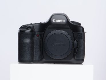 Canon EOS 5D DSLR Camera Body