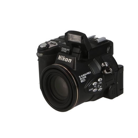 Nikon Coolpix 5700 Digital Camera, Black {5MP}