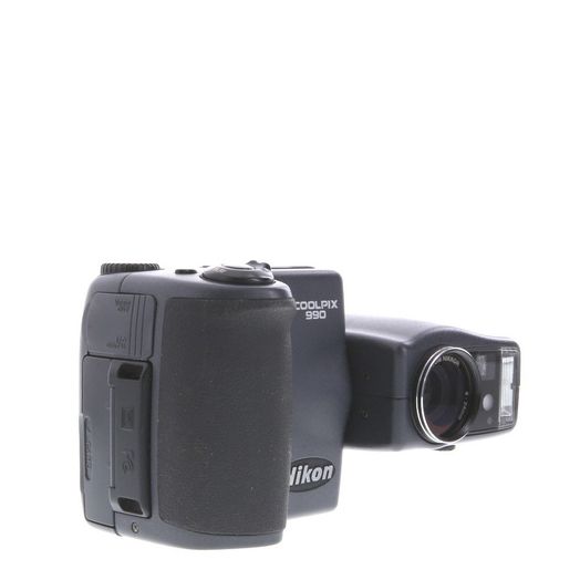 Nikon Coolpix 990 Digital Camera, Black {3.34MP}