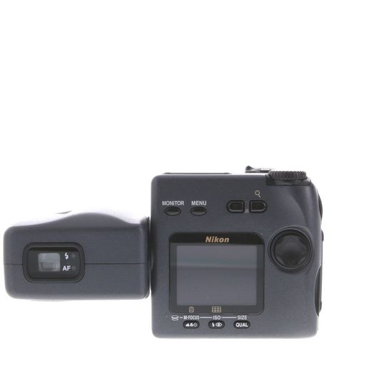 Nikon Coolpix 990 Digital Camera, Black {3.34MP}