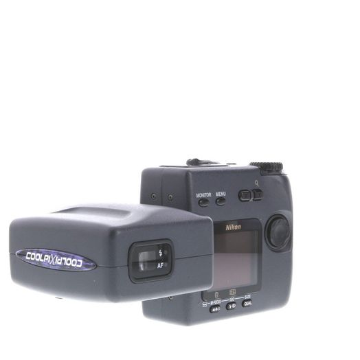 Nikon Coolpix 990 Digital Camera, Black {3.34MP}