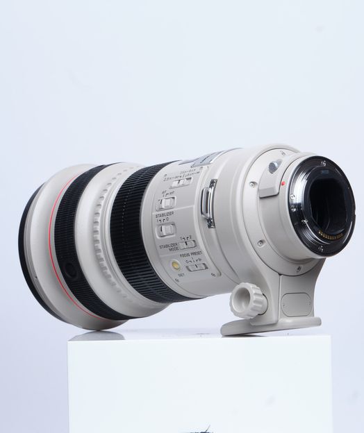 Canon 300mm f/2.8 L IS USM EF-Mount Lens {52 Drop-In}