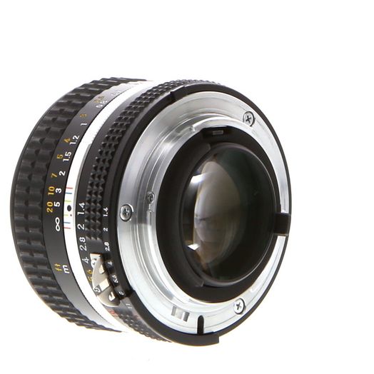 Nikon 50mm f/1.4 NIKKOR AIS Manual Focus Lens {52}