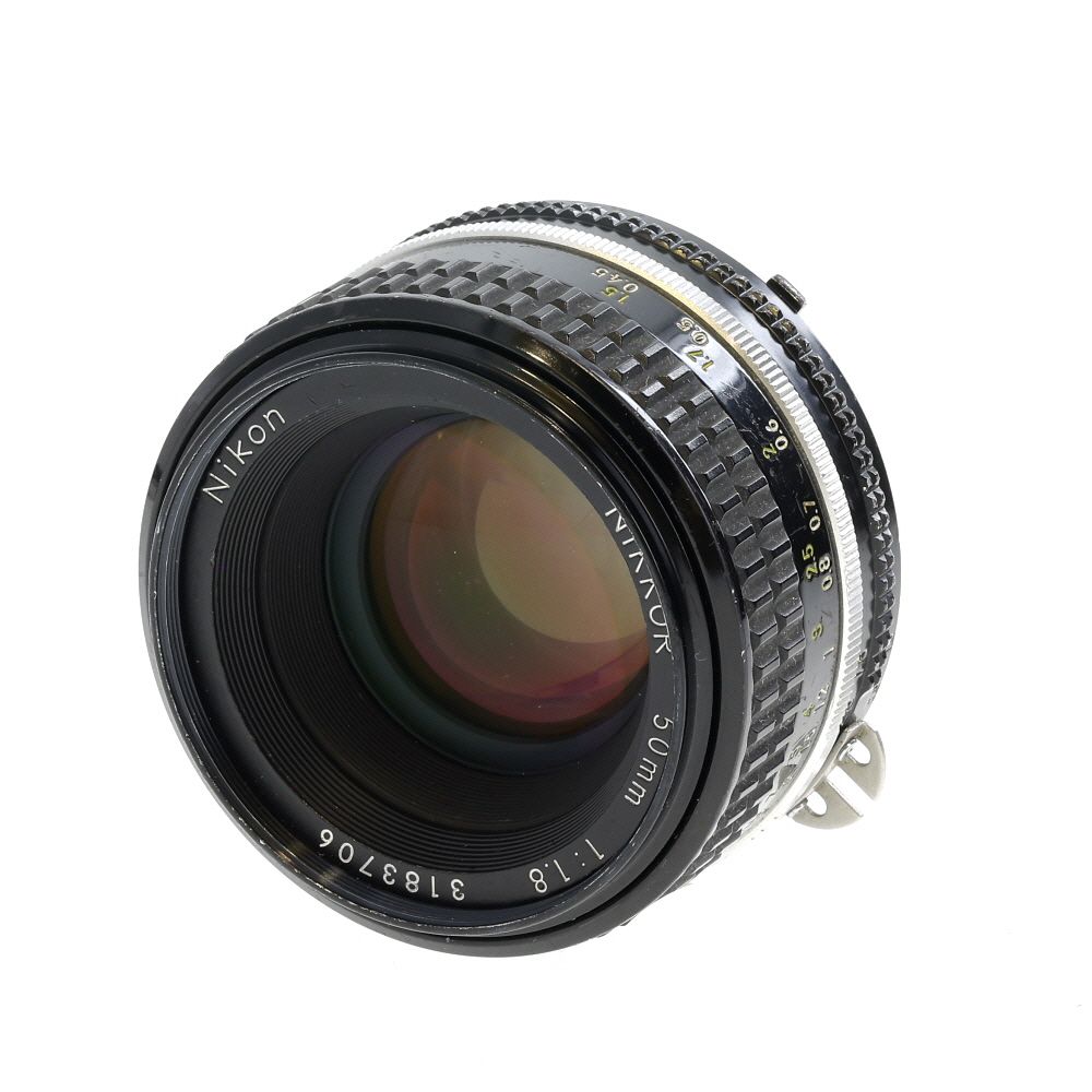 Nikon 50mm f/1.8 NIKKOR AIS Manual Focus Lens {52} Early Version