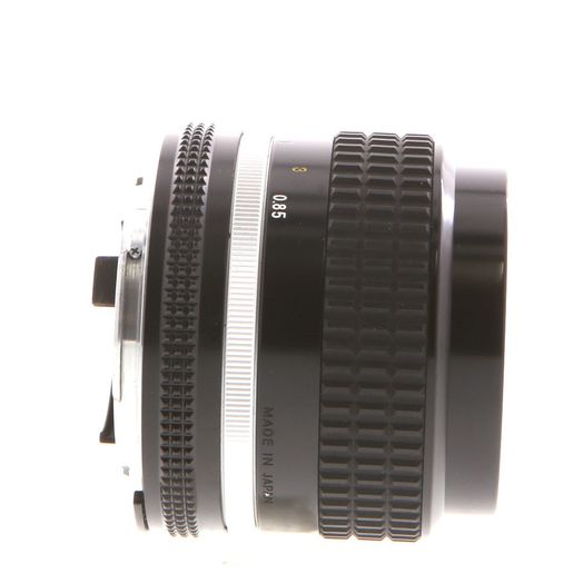 Nikon 85mm f/2 NIKKOR AIS Manual Focus Lens {52}