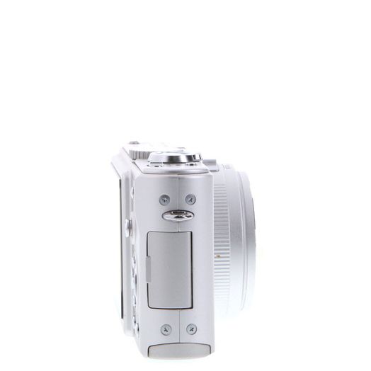 Leica D-Lux 2 Digital Camera {8.4MP} 18272