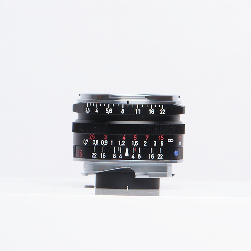 Zeiss 35mm f/2.8 ZM C Biogon T* Lens for Leica M-Mount, Black