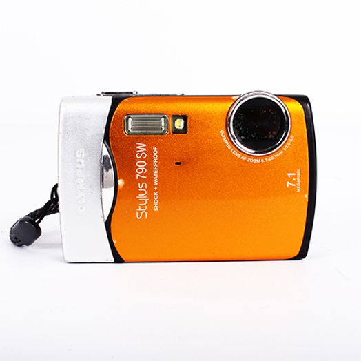 Olympus Stylus 790 SW Digital Camera, Orange {7.1MP}