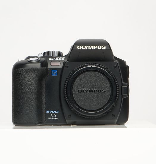 ★美品★　OLYMPUS E-500 ボディ のみ Olympus E-500 Four Thirds DSLR Camera Body, Black {8MP}