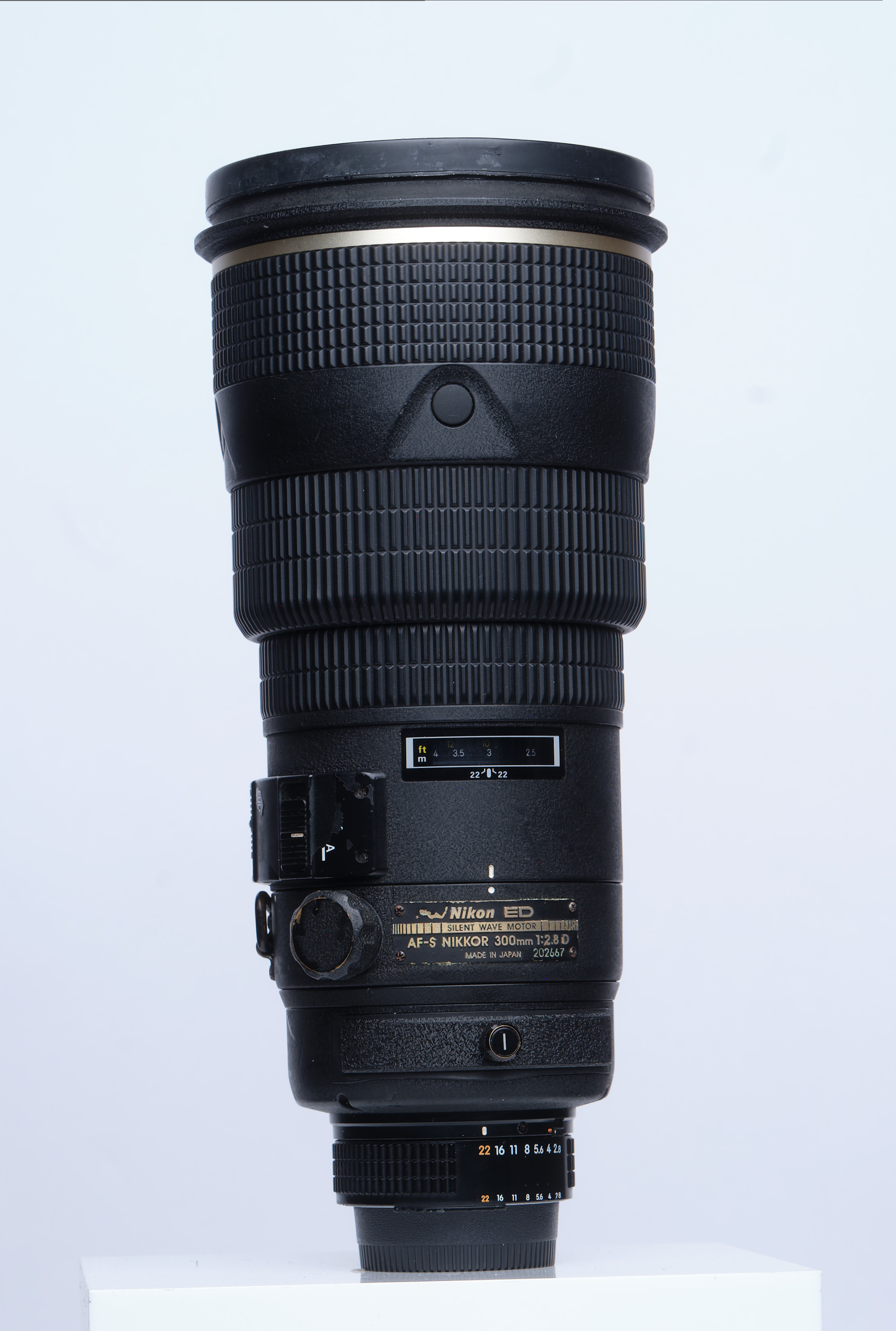 Nikon AF-S NIKKOR 300mm f/2.8 D ED Autofocus IF Lens