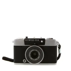 Olympus Trip 35, Chrome 35mm Camera with 40mm f/2.8 D.Zuiko