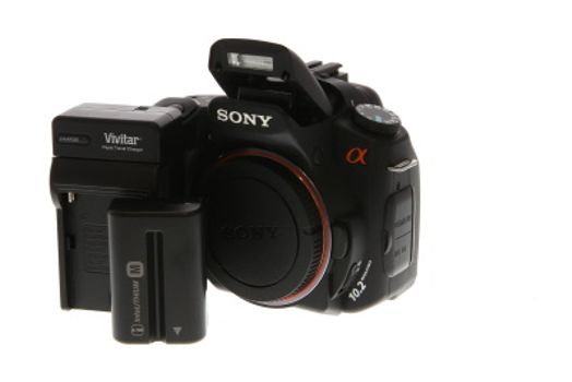 Sony Alpha a200 DSLR Camera Body, Black {10.2MP}