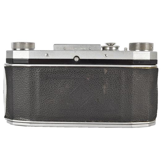 PRAKTICA KW ボディ New フィルムカメラ！！ 厳選して購入した「Praktica KW」趣きと手間が
