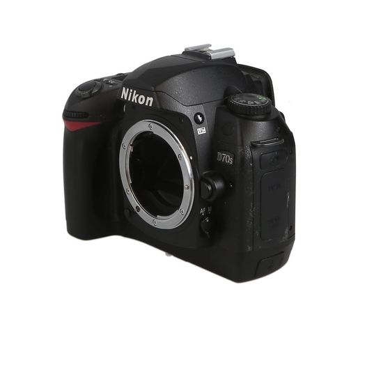 Nikon D70S DSLR Camera Body {6.1MP}