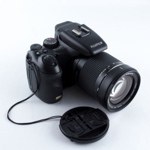 FUJIFILM FinePix S200EXR Digital Camera, Black {12MP}