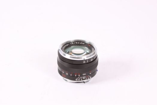 【中古】「未使用品」Zeiss Normal 50mm f/1.5 C Sonnar T* ZM Manual Focus Lens for Zeiss Ikon and Leica M Mount Rangefinder Cameras - Black [並 Zeiss C Sonnar T* 50mm 1.5 ZM review — Focus shift: a street