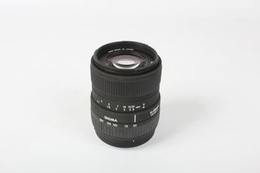 Sigma 55-200mm f/4-5.6 D DC lens for Sony A-Mount APS-C [55]