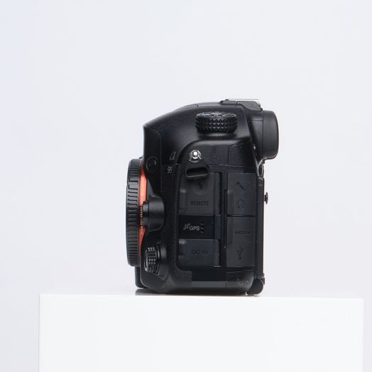 Sony Alpha SLT-a99 DSLR Digital Camera Body, Black {24.3MP}