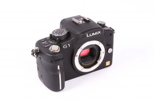 Panasonic Lumix DMC-G1 Mirrorless MFT (Micro Four Thirds) Camera