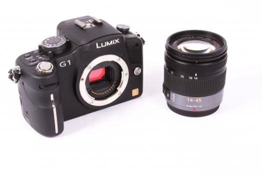 Panasonic Lumix DMC-G1 Mirrorless MFT (Micro Four Thirds) Camera