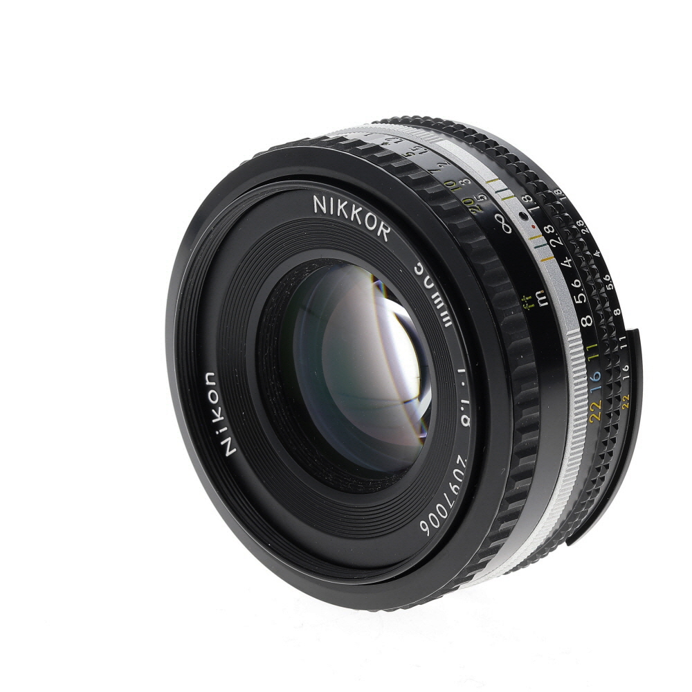 Nikon 50mm f/1.8 Pancake Lens