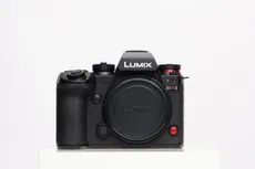 Panasonic Lumix S1R Mirrorless Full-Frame L-Mount Camera Body
