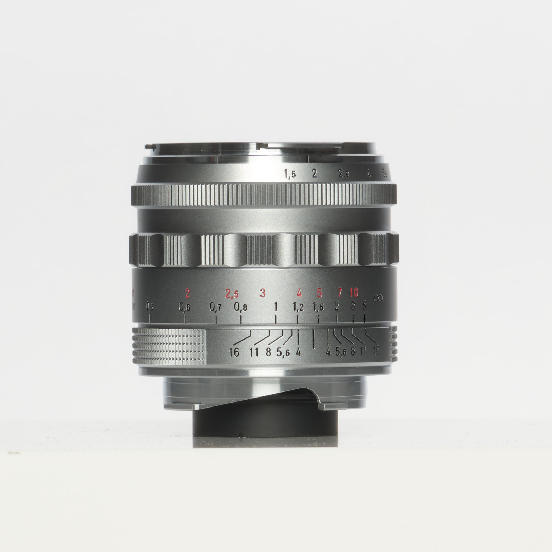Voigtlander 28mm f/1.5 Nokton (Vintage II) Aspherical VM Lens for Leica M-Mount Sliver over Brass (43