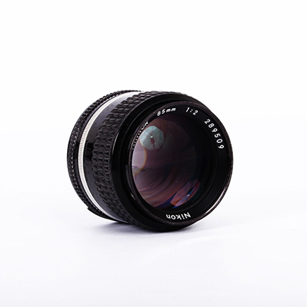 Nikon 85mm f/2 NIKKOR AI Manual Focus Lens {52}