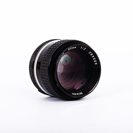 Nikon 85mm f/2 NIKKOR AI Manual Focus Lens {52}